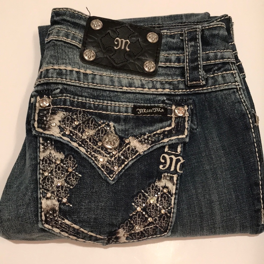 NWOT Miss me cuffed Capri jeans crops bling 29